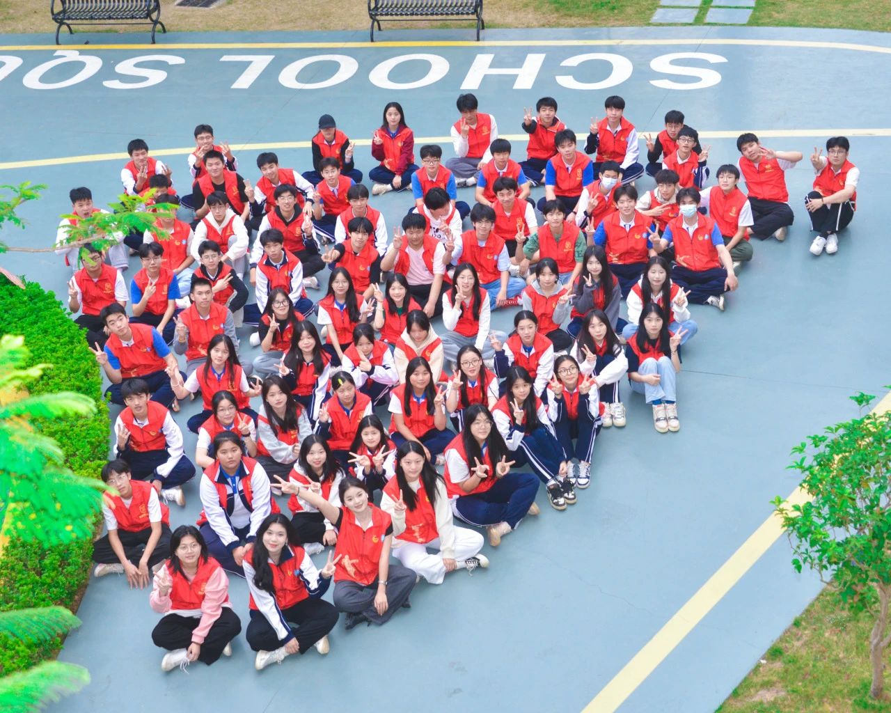 爱心在深圳凝聚，真情在深圳市携创高级技工学校闪光！